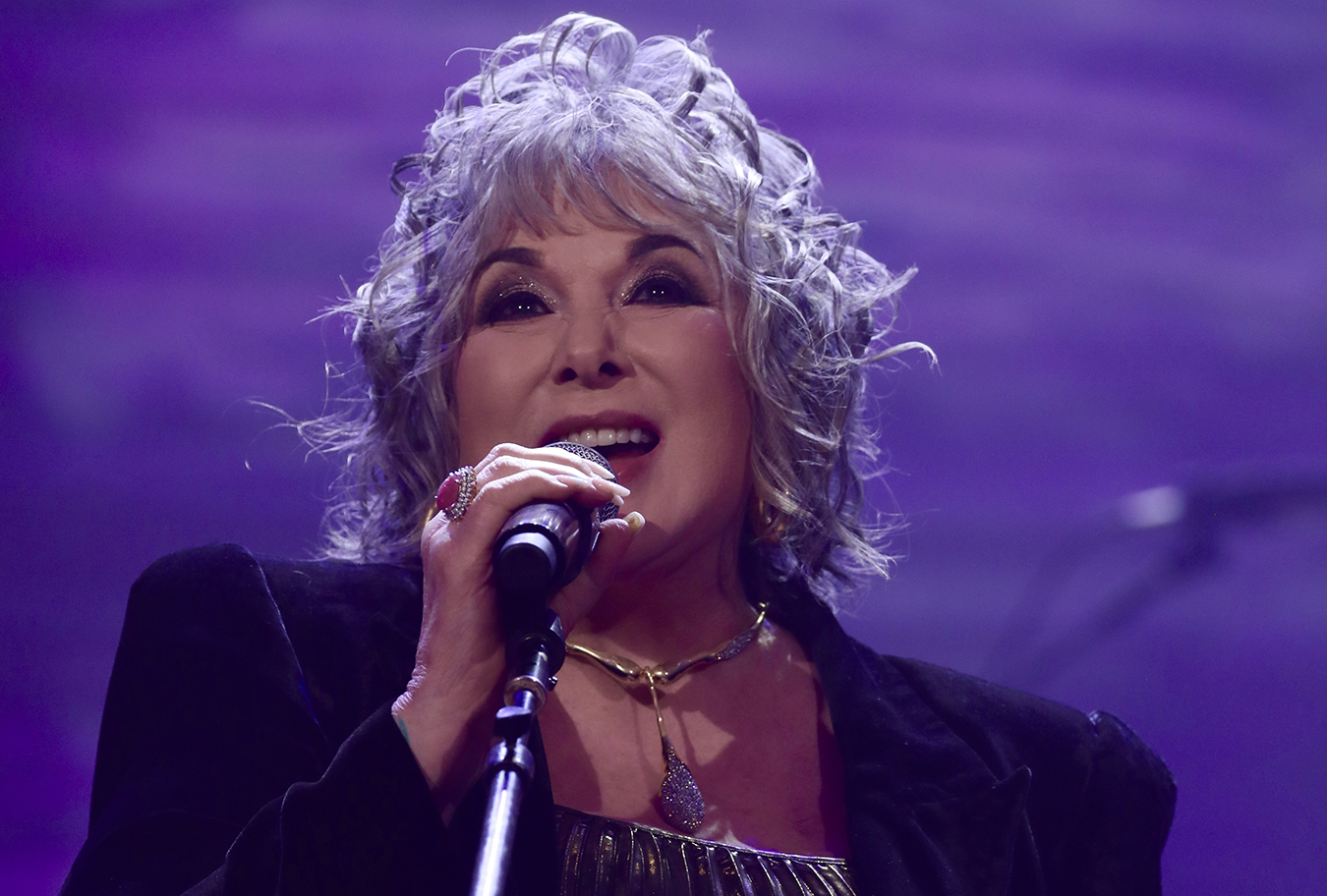 Rock & Roll Hall of Fame inductee Ann Wilson: The Voice of Heart & Tripsitter heads to Tulsa Sept. 19